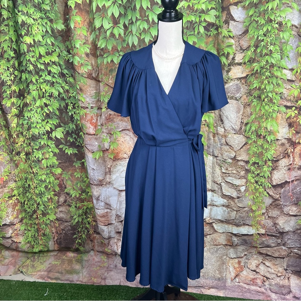 GAL MEETS GLAM Classic Flattering Navy Wrap Dress, 6 - Picture 4 of 12